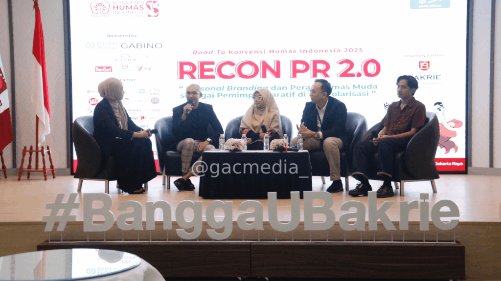 Suasana diskusi panel RECON PR 2.0 dengan peserta mahasiswa dan praktisi komunikasi