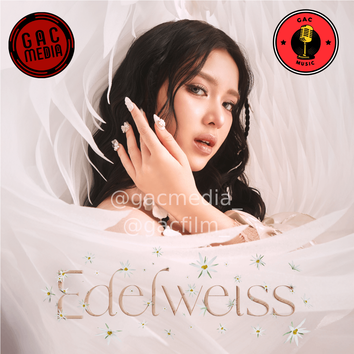 Poster resmi album Edelweiss yang akan rilis 17 Oktober 2025