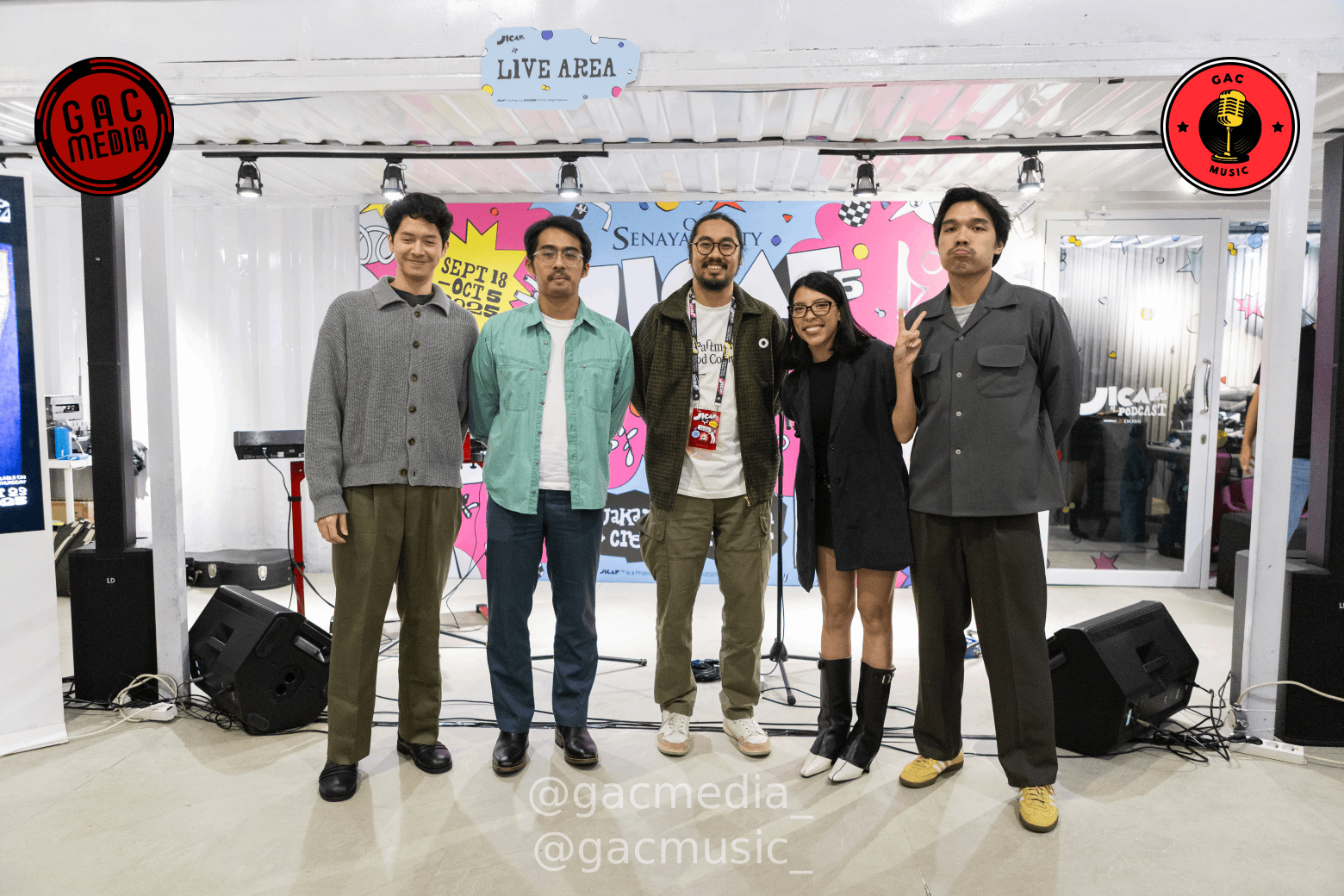 Boxset eksklusif album Obrolan Jam 3 Pagi kolaborasi Lomba Sihir dan Rezza Rainaldy