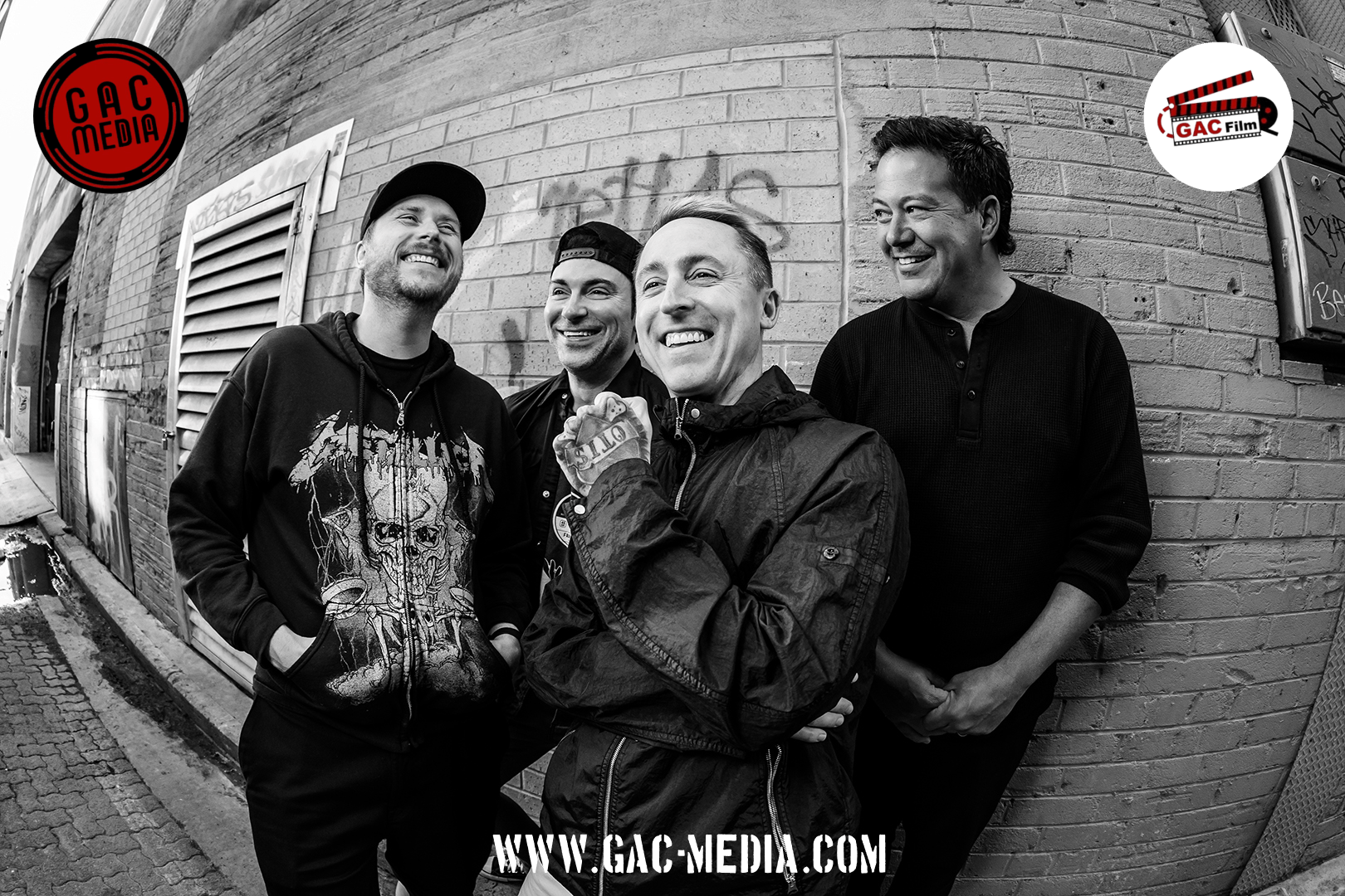 Yellowcard berpose bersama jelang rilis album Better Days