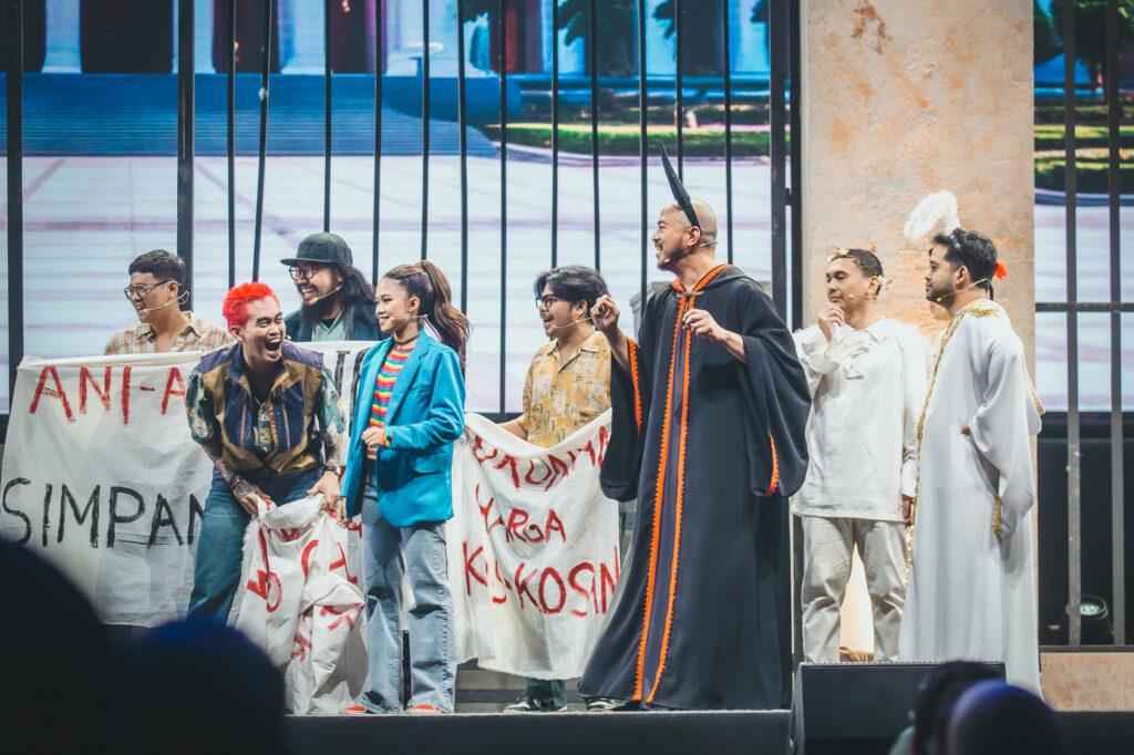 The Founder5 II tampil di panggung Istora Senayan dengan konsep stand-up, improv, dan sketch comedy