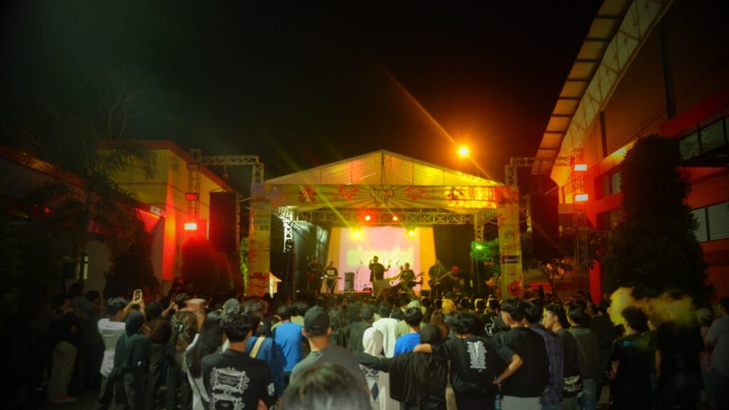 Penampilan musisi lokal Magelang di Tera Stage Terakota Fest 2025