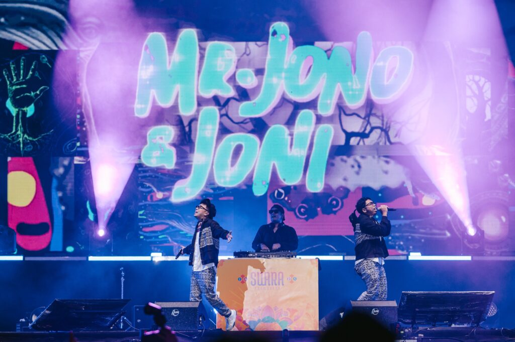 Atmosfer malam tahun baru tanpa kembang api di kawasan Candi Prambanan