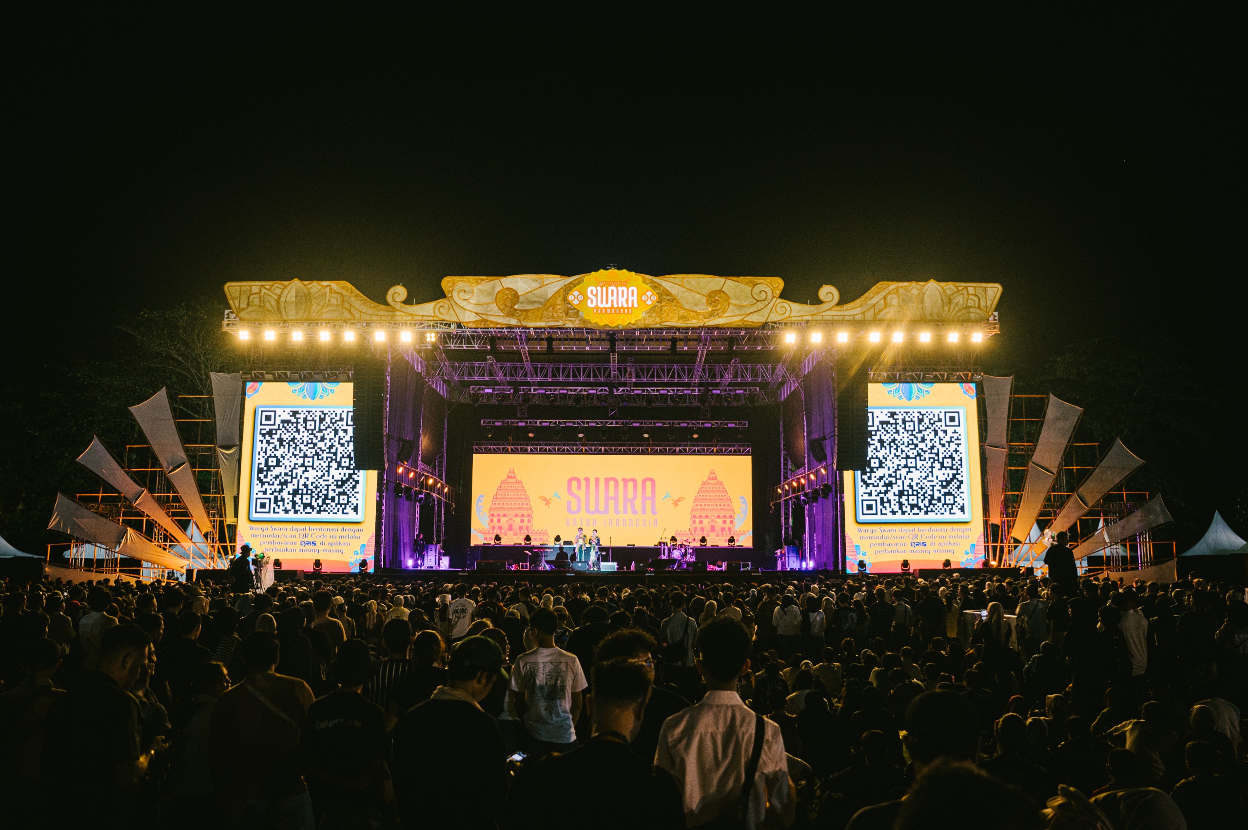 Atmosfer malam tahun baru tanpa kembang api di kawasan Candi Prambanan