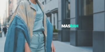 Masrah saat membawakan lagu Jangan Biarkan Aku Menyerah dengan ekspresi emosional.