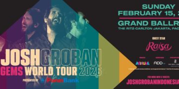 Josh Groban tiba di Bandara Jakarta menjelang konser GEMS World Tour 2026.