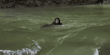 Merinding! Totalitas Luna Maya Sempat Terseret Arus Deras saat Syuting Film SUZZANNA: SANTET Dosa di Atas Dosa